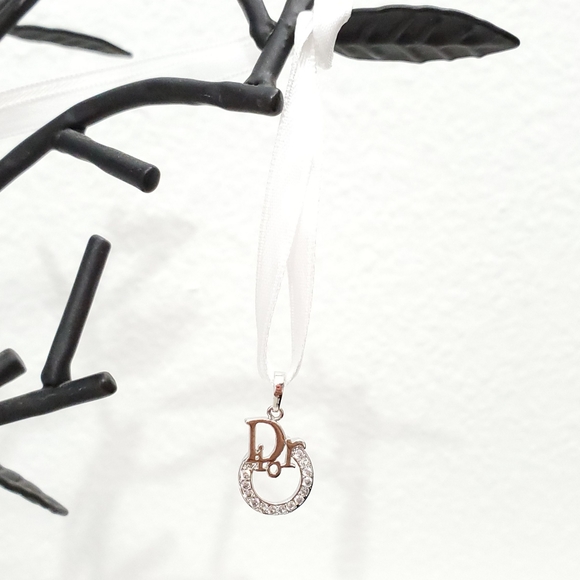 Silver and Cubic Zirconia Pendant - Picture 1 of 5